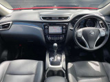 エクストレイルの運転席周りの画像です。