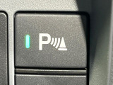 【誤発進抑制機能】駐車時などの低速走行時にアクセルとブレーキを間違え、壁や車などとの衝突の恐れがある場合にブレーキを作動させ衝突回避をサポート。うっかり事故の予防に役立ちます!