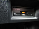 『ETC2.0』を装着しています♪♪ 有料道路での料金所の手間を省いて運転に集中できます♪♪ 車から離れる時はカードの抜き取りをお忘れなく♪♪