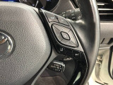 クルーズコントロールを装備しています。高速道路などで一定の速度で走ってくれるので運転が楽ですよ!速度を設定できますので、スピードの出しすぎにも注意できます。