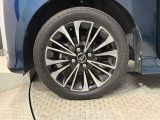 ご納車までの期間ですが、県内のお客様は1,2週間、県外のお客様は2,3週間ほどでご納車が可能となります。但し、お支払いや書類の状況によっては多少の前後もありますので、その際には何卒ご了承下さい。