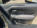 パワーウィンドウ装備です。運転席はオートになっているので、ワンタッチ開閉することが出来ます。