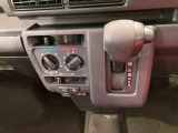 納車前にはプロのメカニックが、各部の点検を行います。ディーラーにしか出来ない品質、そしてサービスできっと満足していただけると思います!