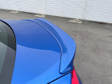 【TRDトランクスポイラー】スポーツカーらしさがグッと引き立つ大型リヤスポイラーを装着♪高速走行時のスタビリティ(走行安定性)向上に役立ちます。