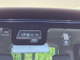 【スズキ セーフティサポート】走行中に前方の車両等を認識し、衝突しそうな時は警報とブレーキで衝突回避と被害軽減をアシスト。より安全にドライブをお楽しみいただけます。