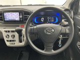 スタイリッシュなインパネ周りです!運転の際、常に目にする部分は、シックにまとめた飽きの来ないデザインが人気です!