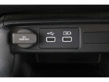 スマートフォンなどの音楽再生が可能なUSB接続ジャック装備車両です♪♪♪