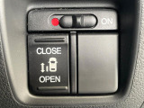 【パワースライドドア】スマートキーや運転席のスイッチでスライドドアの開閉が可能♪電動だから力を入れてドアを開ける必要が無く、小さいお子様でも、重い荷物を持っている時もラクに開け閉めできます♪