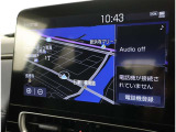純正ナビを装備。タッチパネル式で使いやすく、お出かけもラクラクです。