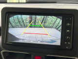 【バックカメラ】駐車時に後方がリアルタイム映像で確認できます。大型商業施設や立体駐車場での駐車時や、夜間のバック時に大活躍!運転スキルに関わらず、今や必須となった装備のひとつです!