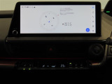 ディスプレイオーディオを装備。スマホとクルマをつなぐことで、これまでのナビに加えて、いろんなサービスが楽しめます。