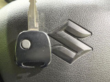 【キーレス】少し離れた場所からでもボタン一つでドアの開錠・施錠ができるのでとっても便利!ドアの鍵穴周りに傷をつけることもありません♪