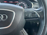 ステアリングリモコンです。運転中もハンドルから手を離すことなく音量のアップダウンが可能!