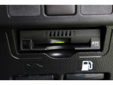 ETCはビルトインタイプでスッキリとしています。納車前には使用できるようにセットアップをさせていただきます。ETCカードの取扱もしておりますのでご相談くださいね。