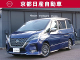 ご家族の方にぴったりな両側オートスライドドアを装備しております。お買い物に両手がふさがってしまう際も自動でドアの開閉が可能なためとても便利です。