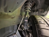 お車を安心してお乗りいただく為には、足回りの定期点検が欠かせません。サービスサポート(有償保証)では無料点検もご提供しており、安心のカーライフをお過ごしいただけるサポート体制が整っています。