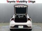 荷室スペ-スも十分な広さがあります。リヤシ-トを倒すと更に荷室スペ-スが広がります。