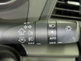 【オートライト】車外の明るさに応じて自動的にライトの点灯・消灯をしてくれます