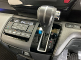 発進時から滑らかに加速する無段階変速のCVTはストップ&ゴーの多い街の中も快適です