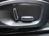 パワーシート 電動パワーシートですので運転中のシート調節も安全に行えます。微調整も可能ですのであなただけのドライビングポジションを実現します。