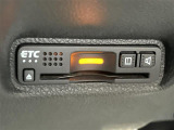 ◆【ETC】有料道路を利用する際に料金所で停止することなく通過できる、ETC車載器(ノンストップ自動料金収受システム機器)が装備されています。セットアップを行うことで利用可能になります。