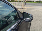 サイドミラーには後方のお車をおしらせ機能も!