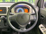 インテリアに合わせたデザインのステアリングは、運転される方のことも考え、運転しやすい形状、大きさです。是非一度、実際に触ってお確かめください。