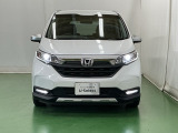 LEDヘッドライトを装備しています。LEDヘッドライトはとても明るく、雨の日や夜間走行も安全・安心です。オートライトコントロール付きで周囲の明るさに応じて自動で点灯・消灯します
