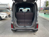 トランクには荷物もたくさん載せれます。