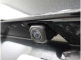 バックカメラが付いているので後方確認が非常にしやすいです。今や運転初心者も熟練者も必須装備!ついていて損はないですね♪