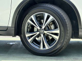 日産純正アルミホイール タイヤサイズは225/60R18です。