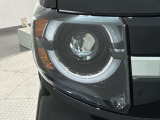 LEDヘッドライトは、点灯の瞬間から最大光量を発揮し、突然暗くなるトンネルなどでの安定感を高めます。