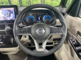 【ステアリングスイッチ】運転中、前方から目線をそらすことなく、オーディオ等の操作が可能な便利機能!安心&快適なドライブを演出してくれます♪