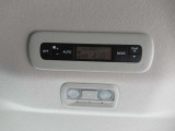 『後席専用エアコン』付きです♪♪ 前席と独立して操作が可能ですので、運転者を煩わせずに後席の温度管理ができます♪♪