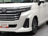 悪天候や夜間走行時も良好な視界を確保し安心して運転できる高輝度LEDヘッドライトを装備!省電力&長寿命。見た目もクールです。