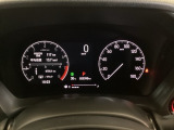 マルチインフォメーション・ディスプレイでは、燃費や車速、ホンダセンシング機能の注意表示など表示され、快適な運転に。