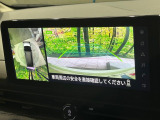 【アラウンドビューモニター】専用のカメラにより、上から見下ろしたような視点で360度クルマの周囲を確認することができます☆死角部分も確認しやすく、狭い場所での切り返しや駐車もスムーズに行えます。