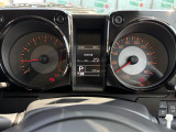 【スピードメーター】メーターがシンプルで見やすく運転しやすいですね。