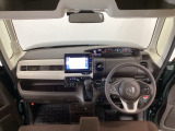 【前方視界】開放的な前方視界!運転がしやすく疲れにくいです♪窓が大きく、見通しがとっても良いおクルマですよ♪