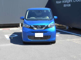 ヘッドライトの上向き下向きを自動で切り替えてくれます。対向車や前方の車にも迷惑をかけにくくなります。