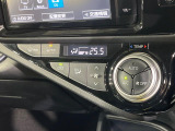 【オートエアコン】一度お好みの温度に設定すれば、車内の温度を検知し風量や温度を自動で調整。暑い&hellip;寒い&hellip;と何度もスイッチ操作をする必要はありません。快適な車内空間には必須の機能ですね♪
