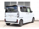 軽自動車という枠にとらわれない質感で、乗る人の洗練された感性に響くデザインになっています。