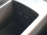 USBのスロットがございます。