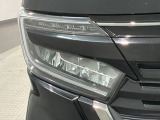LEDヘッドライトは、点灯の瞬間から最大光量を発揮し、突然暗くなるトンネルなどでの安定感を高めます。