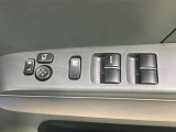 【電動格納ミラー】サイドミラーは電動格納式となっており、狭い駐車場でもキズがつくリスクを抑えられます。