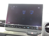 ナビゲーションは純正9インチメモリーナビ(LXU-247NBi)を装着しております。AM、FM、CD、DVD再生、Bluetooth、音楽録音再生、フルセグTVがご使用いただけます。