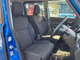 運転しやすいゆったり空間♪前席&hArr;後席の移動がしやすい【センターウォークスルー】です。
