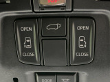 【両側パワースライドドア】スマートキーや運転席のスイッチで後席両側スライドドアの開閉が可能♪電動だから力を入れてドアを開ける必要が無く、小さなお子様でも簡単に開け閉めでき快適です♪
