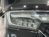 LEDヘッドライトは、点灯の瞬間から最大光量を発揮し、突然暗くなるトンネルなどでの安定感を高めます。