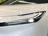 【LEDヘッドライト】悪天候や夜間走行時も良好な視界を確保し安心して運転できる高輝度LEDヘッドライトを装備!点灯速度が早く、消費電力も抑えられています。